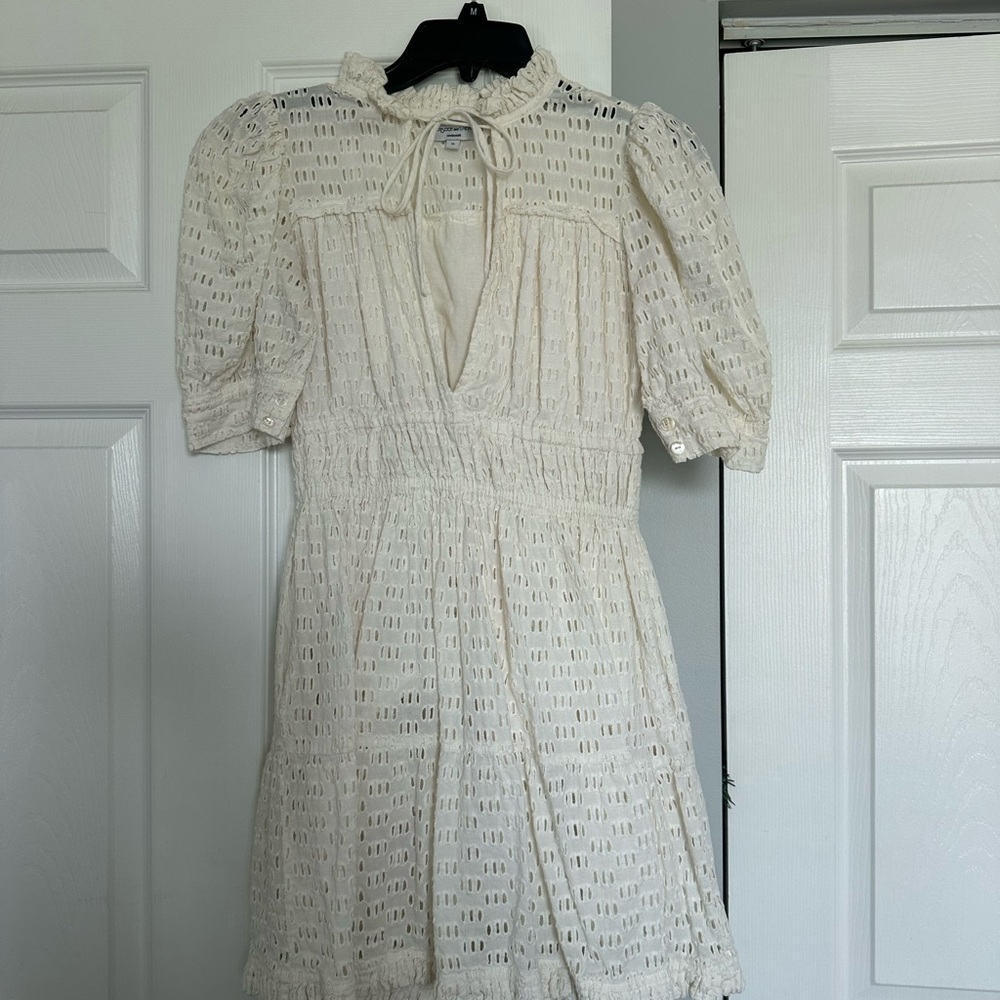 Elegant Cream Lace Dress